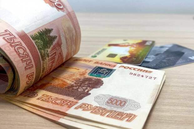 Абсолютно новые 10 000 рублей перечислят на карты семьям России 22 февраля