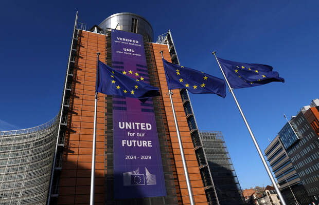 Еврокомиссия назвала сроки первых выплат кредита для Киева