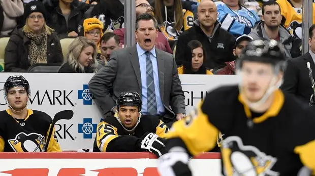 Клуб НХЛ «Питтсбург» заключил новый контракт с главным тренером Салливаном