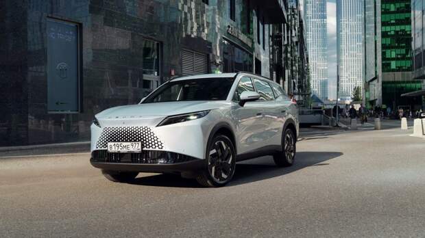 Снаружи новый Omoda C7 больше похож на будущий концепт-кар, чем на серийный автомобиль