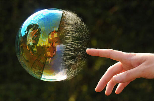 amazing-reflections-optical-illusions-98-583813029e4db__700