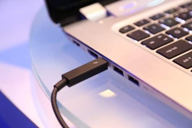 Thunderbolt очень быстр, но его ждут те проблемы, что и FireWire.