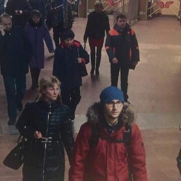 Подозреваемый в теракте в Петербурге сдался, взрыв совершил смертник