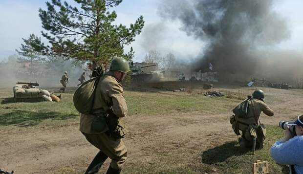 Издевательства фашистов и освобождение Украины показали в парке Победы в Чите