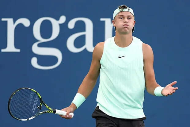 Руне должен был рулить теннисом – но стал середняком. Как так?