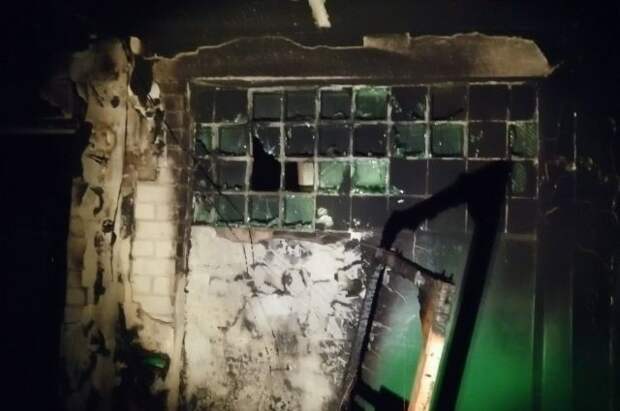Четыре из пяти этажей ТЦ «Максим» во Владивостоке выгорели