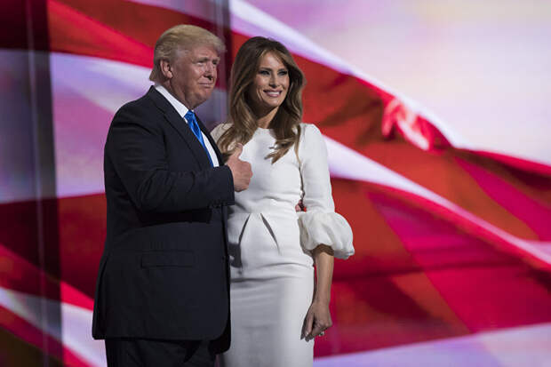 Избранный президент США Дональд Трамп с супругой Меланьей