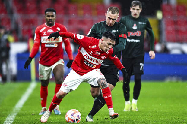 Тренер Овчинников: Баринов напоминает Трампа, который слово дает и забирает