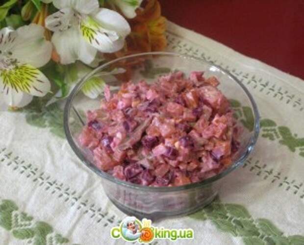 Овощной салат с копчёной мойвой 
