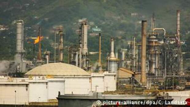 Нефтеперерабатывающий завод в Венесуэле 