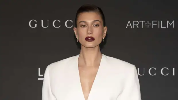 25-летняя Хейли Бибер рассказала о перенесенной операции на сердце после микроинсульта