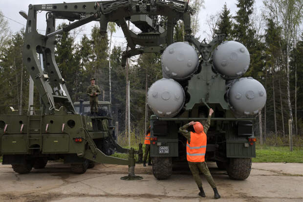 Минобороны перебросит в Крым новые системы ПВО С-400