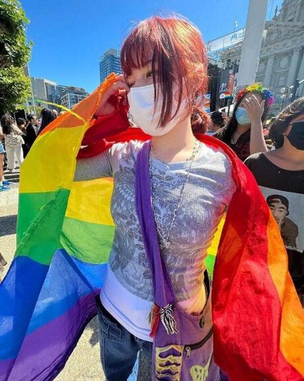 Алиса Лью приняла участие в ЛГБТ-параде