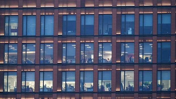 Работодатели стали чаще предлагать айтишникам вернуться в офис