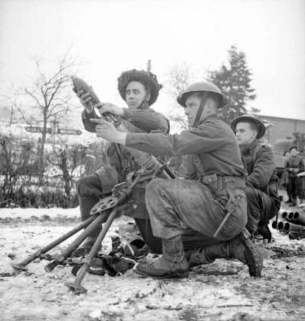 Британские миномётчики в Арденнах, январь 1945 года Источник – notey.com - Три жарких январских дня в Бюре | Военно-исторический портал Warspot.ru