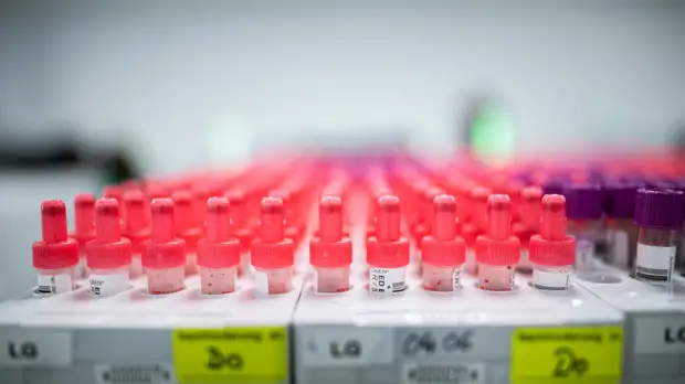 Путин заявил, что угроза коронавируса в России ещё не отступила