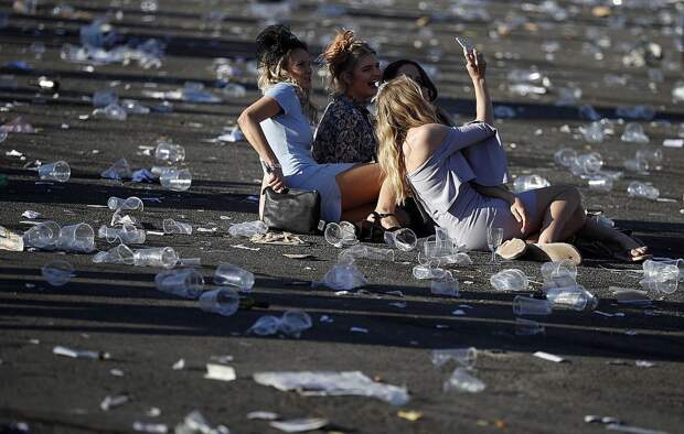 Без селфи тоже никуда! Фото: REUTERS