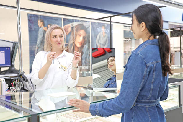 Ценообразование при рассрочке, рост социальных пенсий и упрощённое ВНЖ для талантливых иностранцев: законы апреля