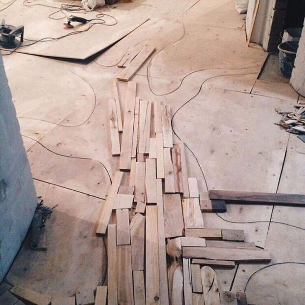 Алексей Стешак, деревянный пол с керамическими птицами, пол из разных кусков дерева