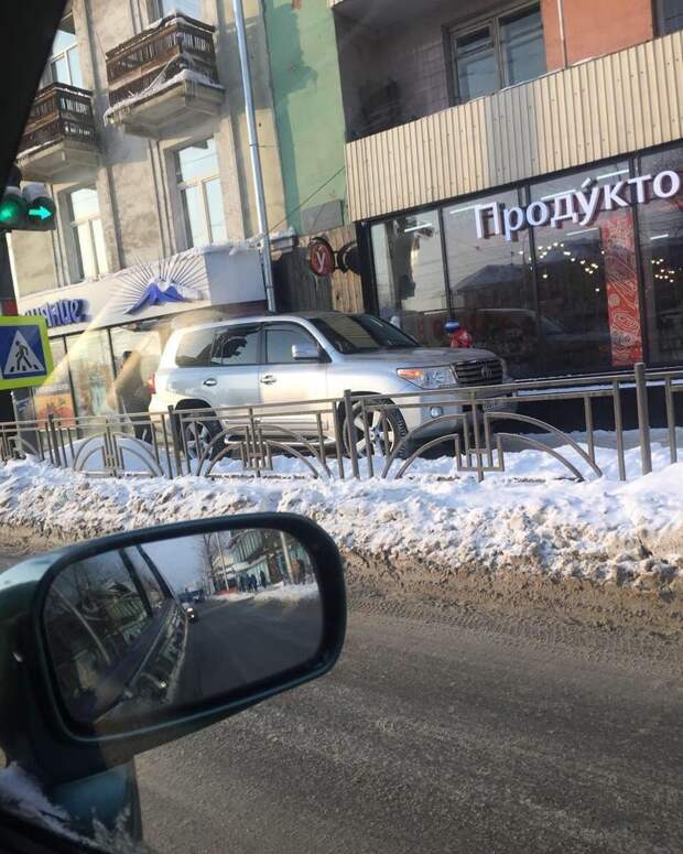 Наглядные доказательства того, что телепортация существует Наглядные доказательства того, что телепортация существует автомобиль, дтп, прикол, телепортация, ученые, что тут произошло, юмор