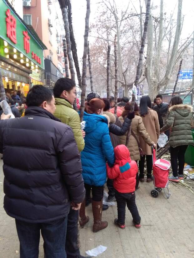 Народ решил дать палок продавцу или народные кушанья в провинции Хэнань(Китай) Китай, палки зеленые, пейте и ешьте натуральное, длиннопост