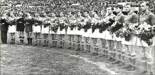 Сборная СССР по футболу - олимпийские чемпионы Мельбурна. Фото: Rusteam