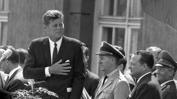 Срочно расследуем убийство Кеннеди и бомбим США: абсурдность требований в санкционном пакете вызвала встречные предложения