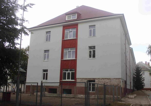 Военные строители завершают ремонт казармы для размещения военнослужащих Балтийского флота