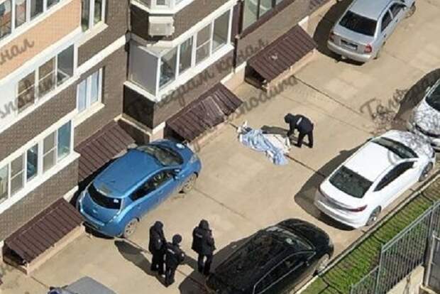 В Краснодаре во дворе дома нашли тело девушки: погибла при падении с высоты