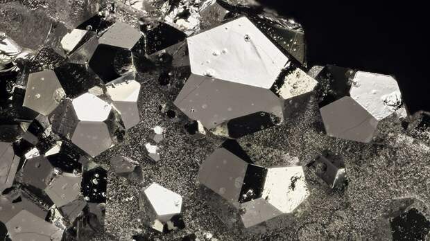 На полигоне первого испытания атомной бомбы обнаружили новый квазикристалл