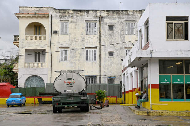 РЕН ТВ: жители Гаваны из-за отсутствия топлива вынуждены готовить еду на улицах