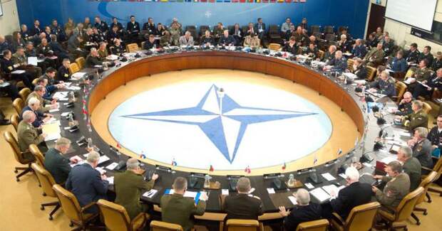 В Германии назвали НАТО "параноиками" и хотят выйти из альянса