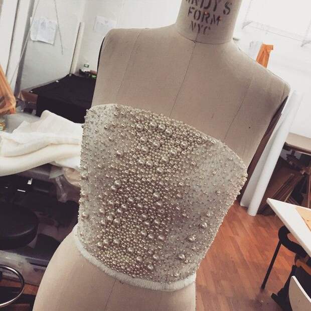 В мастерской Christian Siriano
