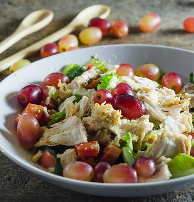 Салат с курицей и виноградом : пошаговый рецепт с фото, купить ингредиенты