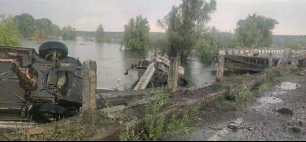 Наспех восстановленный киевским режимом мост через Ирпень в Киеве рухнул