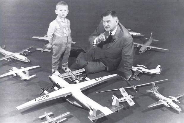 Олег Антонов: как авиаконструктор с моделью из бабушкиного подарка создал легендарный Ан-2 и поставил 244 мировых рекорда