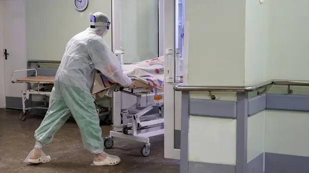 В Омской области зарегистрировали 579 случаев COVID-19 за сутки