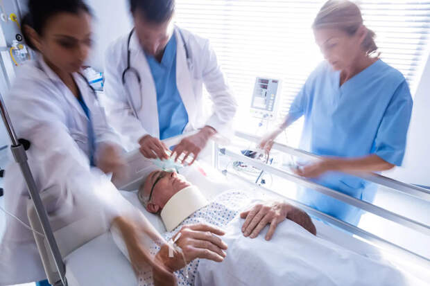 Впервые в истории — два дня без лёгких: врачи спасли пациента до трансплантации