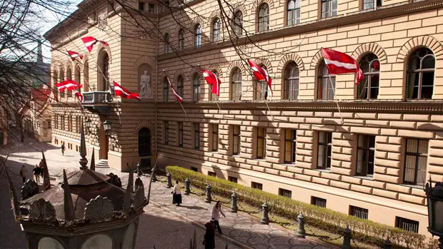 Сейм Латвии единогласно признал действия РФ на Украине "геноцидом"