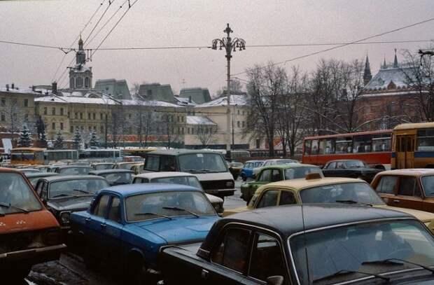 Фотографии Москвы и москвичей 30 лет назад.