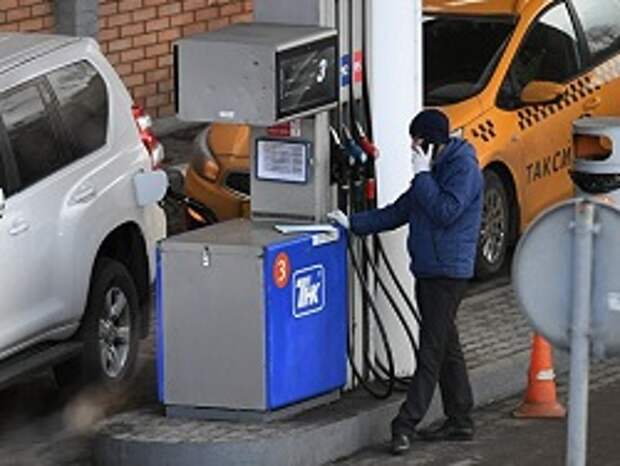 Дворкович рассказал, как вырастут цены на бензин по итогам года