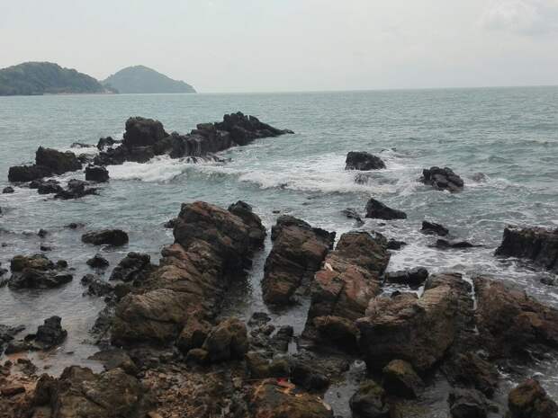 Образование трещин в гранитных скалах-останцах