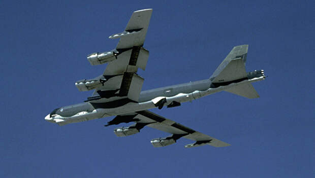 Американский стратегический бомбардировщик B-52 Американский стратегический бомбардировщик B-52
