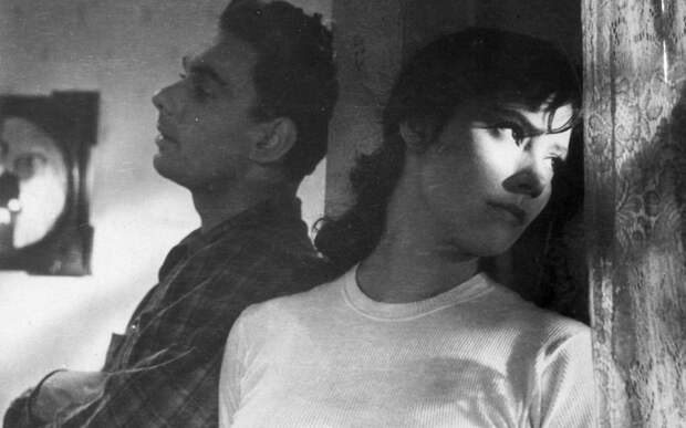 Киноконцерт с песнями из советских военных фильмов покажут 9 мая на телеканале «Мосфильм. Золотая коллекция» Киноконцерт с песнями из советских военных фильмов покажут 9 мая на телеканале «Мосфильм. Золотая коллекция»