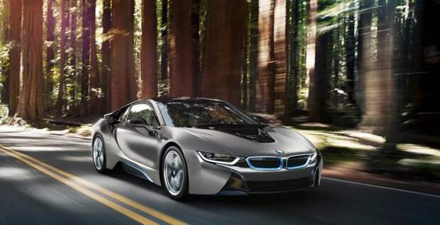 BMW представит новую модель электрокара i8 с лазерными фарами