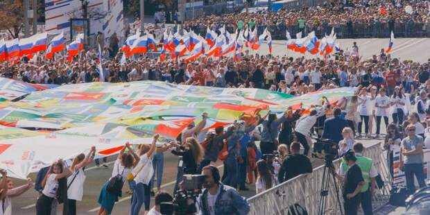 В Москве митинг-концерт в честь Дня флага собрал 110 тыс человек. Фото: mos.ru