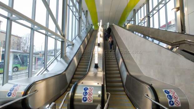 Эскалатор на МЦК «Зорге» закрыли на ремонт