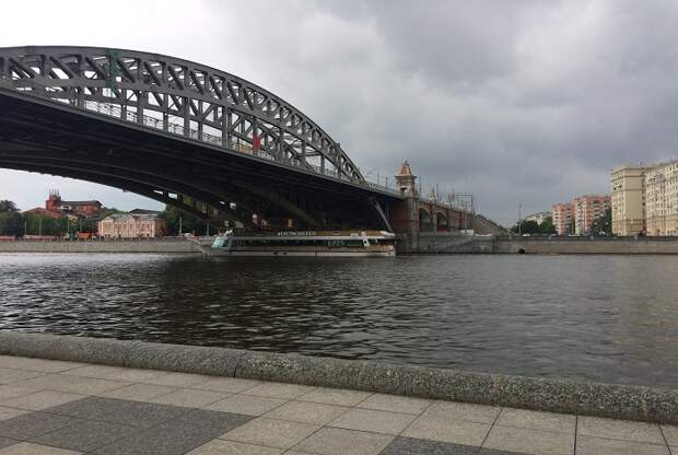 Мост через Москву-реку