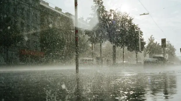 Потепление и снег с дождем: улицы Павлодара ушли под воду (видео)