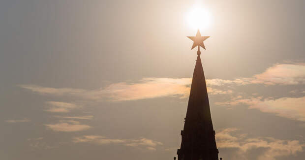 Как на башнях Кремля появились звезды